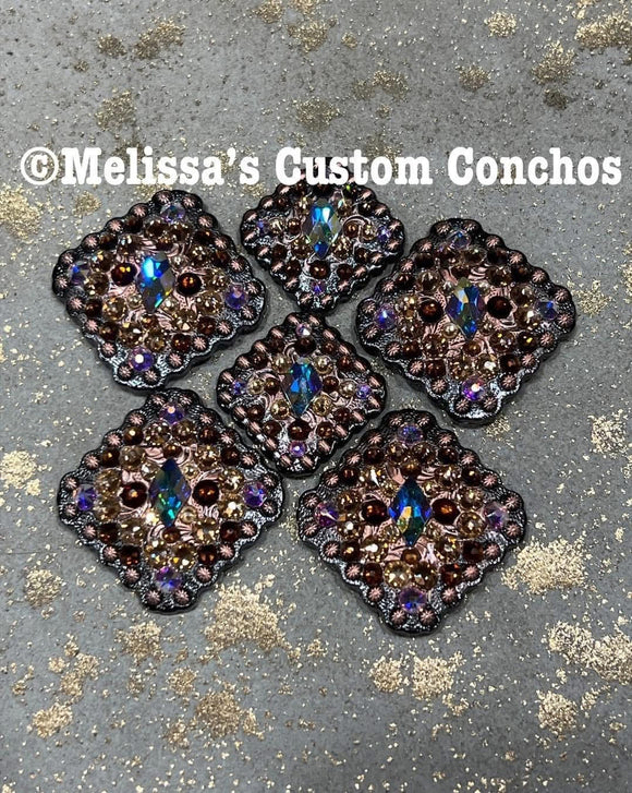 Custom saddle set conchos